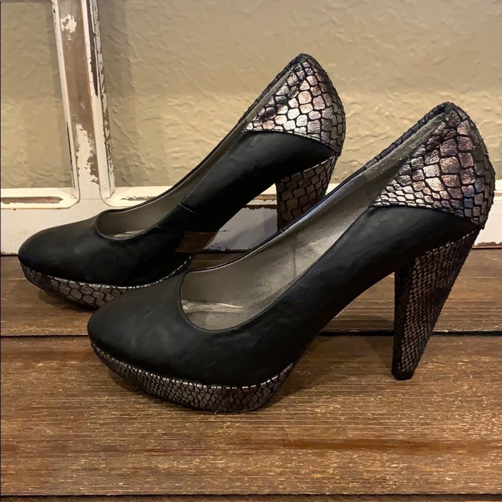 BKE soul black/snakeskin print high heels